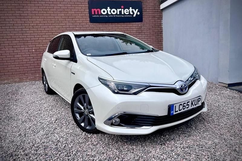 Used 2016 Toyota Auris Hybrid | £10,995 (Fair price) - Image 1/1