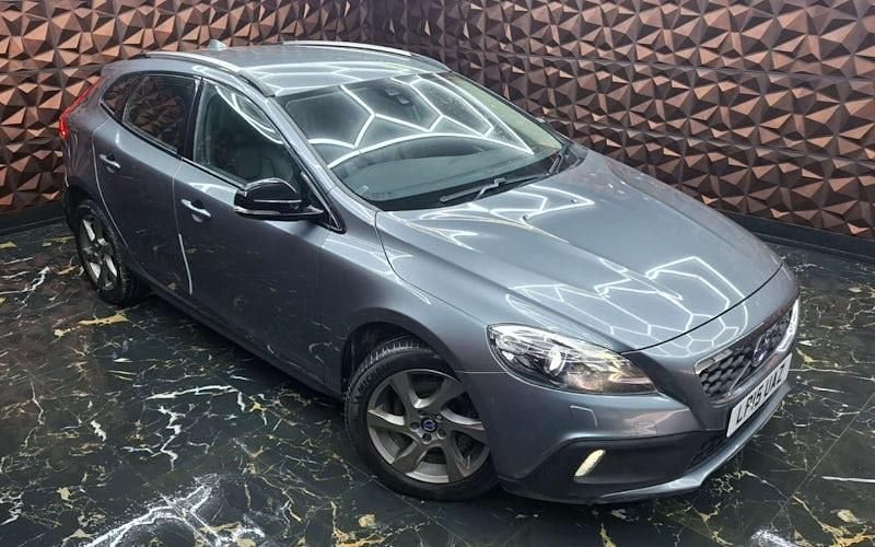 Used Volvo V40 114 HP (83 kW) 2015 Osmium grey Hatchback