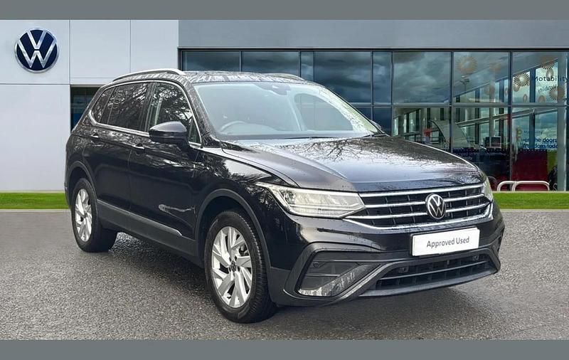 Used VW Tiguan Allspace Life 150 HP (110 kW) 2022 Black SUV