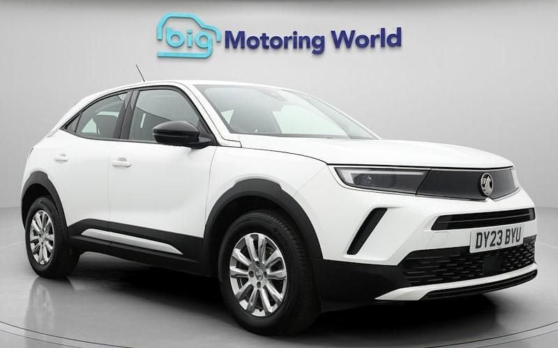 Used Vauxhall Mokka Design Edition 101 HP (74 kW) 2023 White SUV