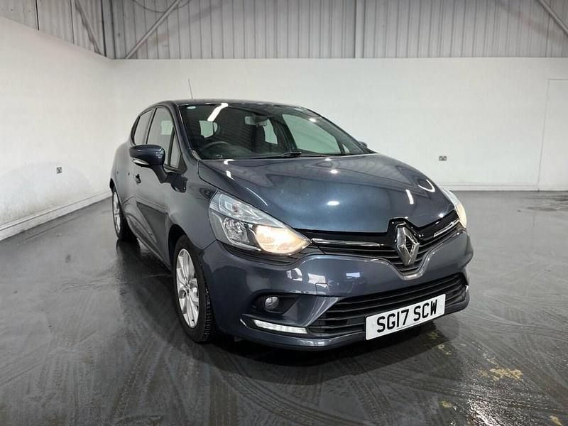 Used Renault Clio IV Dynamique 90 HP (66 kW) 2017 Grey Hatchback