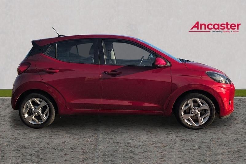 Used Hyundai i10 SE 83 HP (61 kW) 2022 Red Hatchback