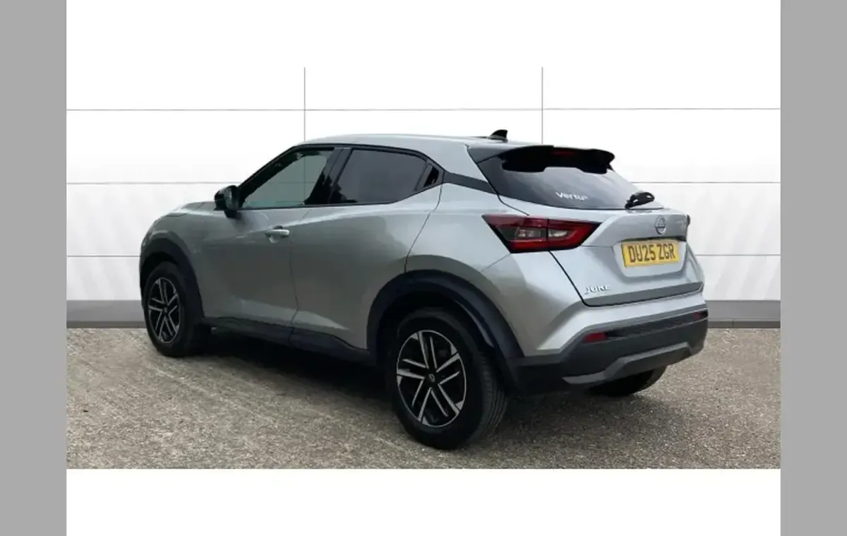 Used Nissan Juke N-Connecta 114 HP (83 kW) 2025 Silver SUV