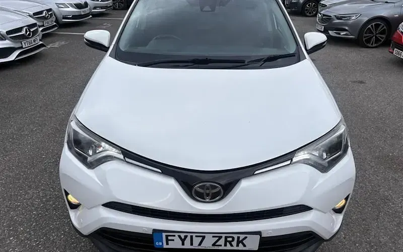 Usado Toyota RAV4 Business Edition 143 HP (105 kW) 2017 SUV