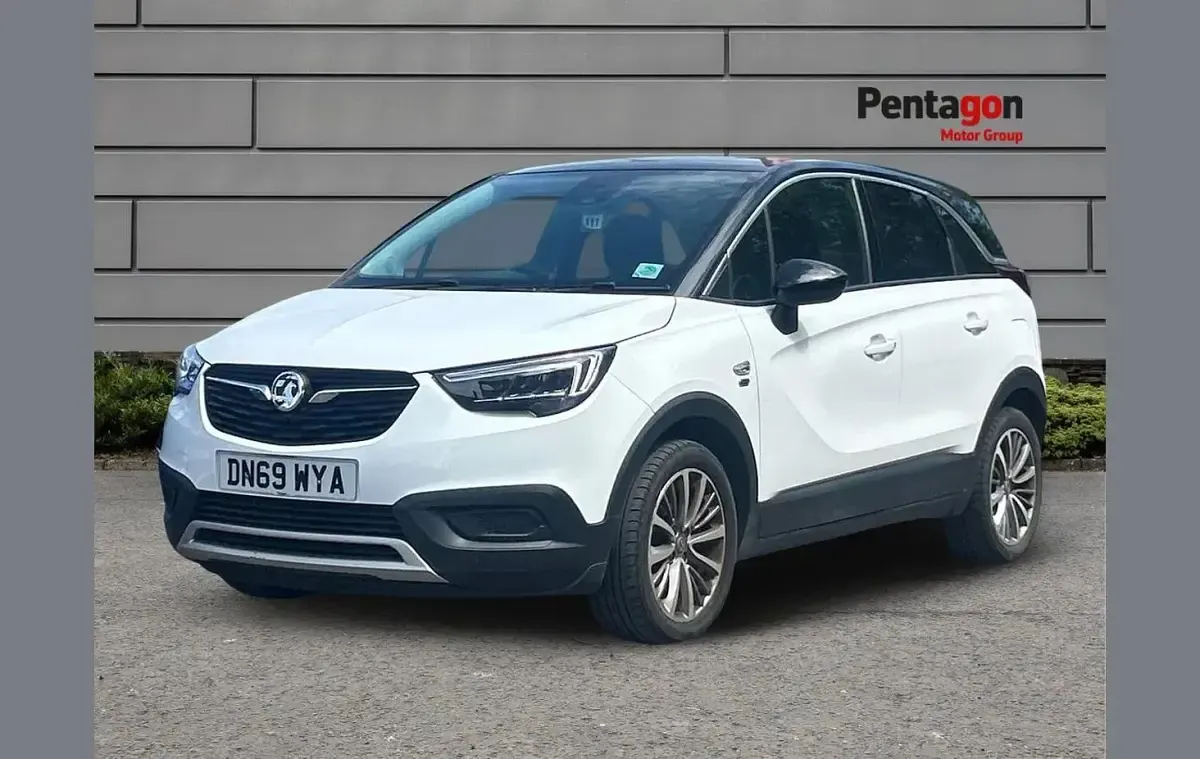 Used Vauxhall Crossland X 108 HP (79 kW) 2020 White SUV