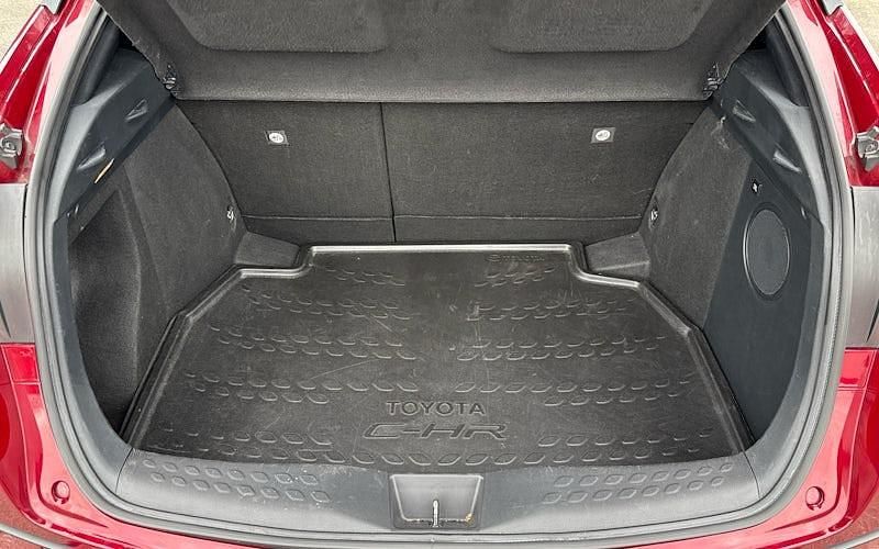 Second-hand Toyota C-HR Edition 116 CP (85 kW) 2018 Roșu SUV