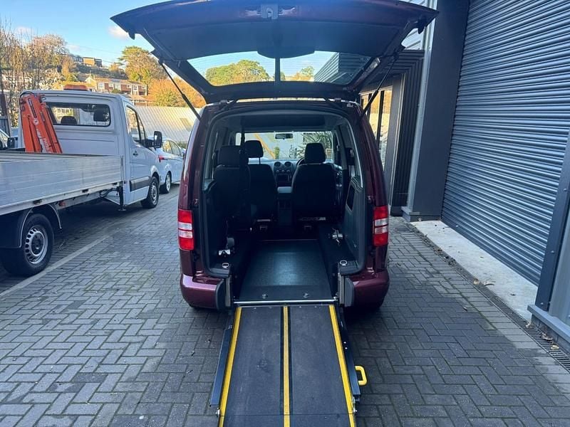 Used VW Caddy Life 2015 Red MPV