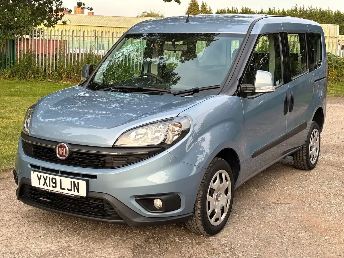 Used Fiat Doblò 95 HP (69 kW) 2019 Blue MPV