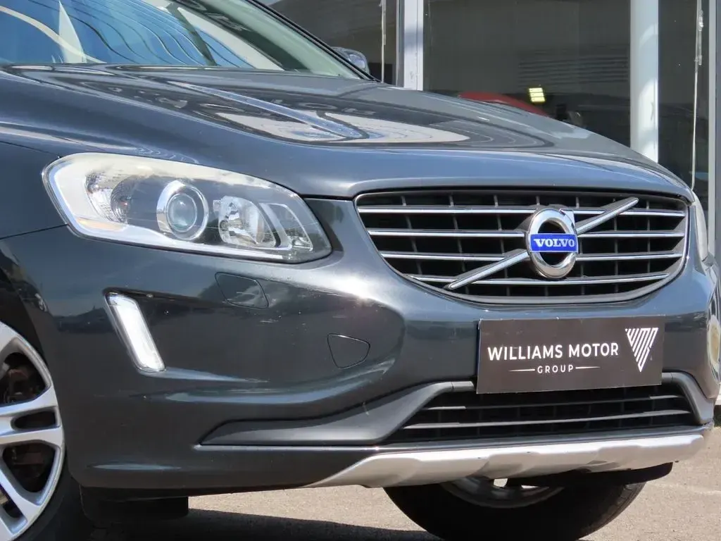 Used Volvo XC60 SE Lux 181 HP (133 kW) 2014 Grey SUV
