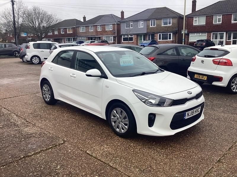 Used Kia Rio 83 HP (61 kW) 2018 White Hatchback