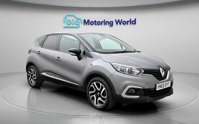 Used Renault Captur Iconic 90 HP (66 kW) 2019 Grey/black SUV