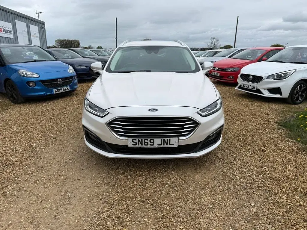 Used Ford Mondeo Titanium 187 HP (137 kW) 2019 White Estate