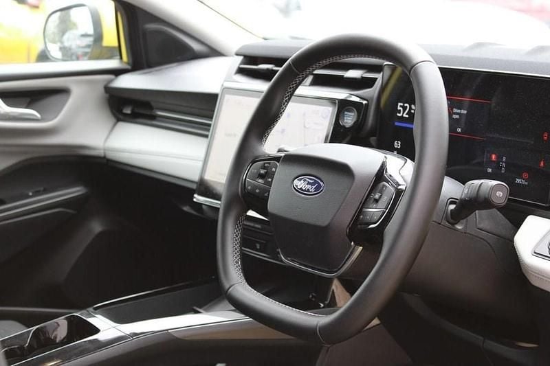 Used Ford Puma Select 168 HP (123 kW) 2025 Yellow SUV