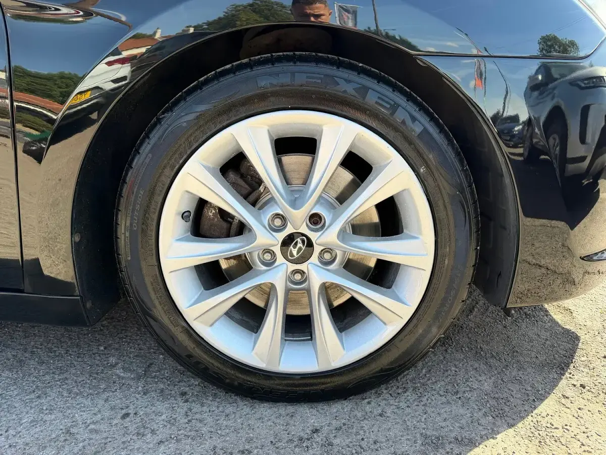 Used Hyundai i40 Style 136 HP (100 kW) 2014 Black Estate