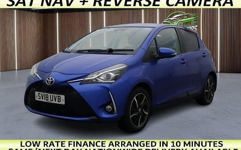 Begagnad Toyota Yaris Design 111 HK (81 kW) 2018 Halvkombi