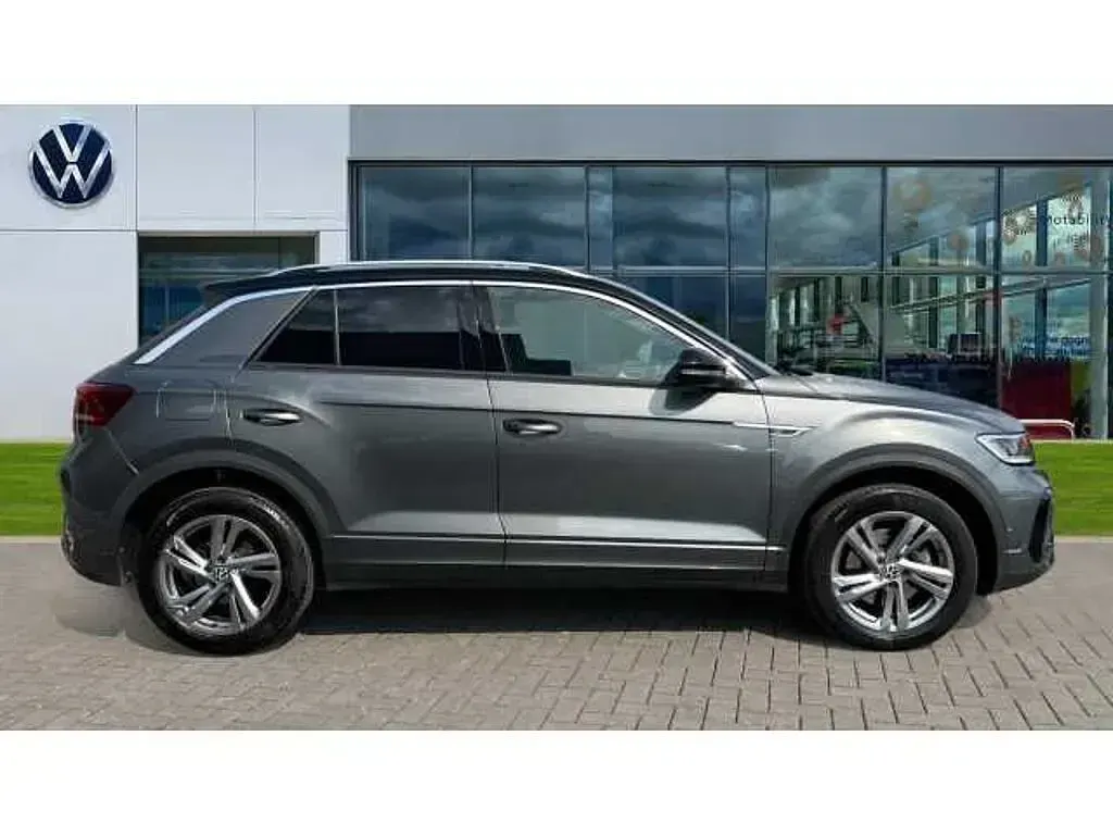 Used VW T-Roc R-line 190 HP (139 kW) 2023 Indium grey metallic flat black SUV