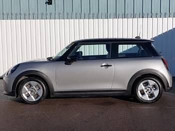 Używany Mini Cooper Classic 114 kW (156 KM) 2025 Srebrny Hatchback