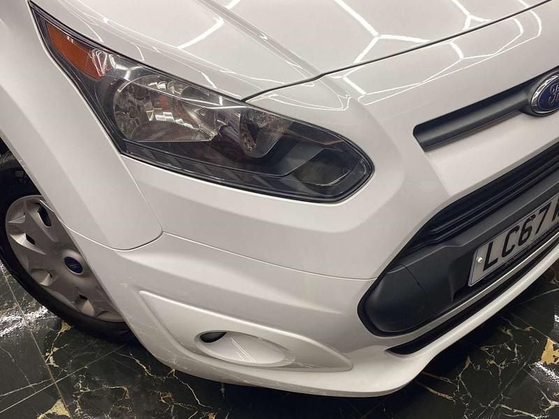 Used Ford Transit Connect Trend 100 HP (73 kW) 2018 White MPV