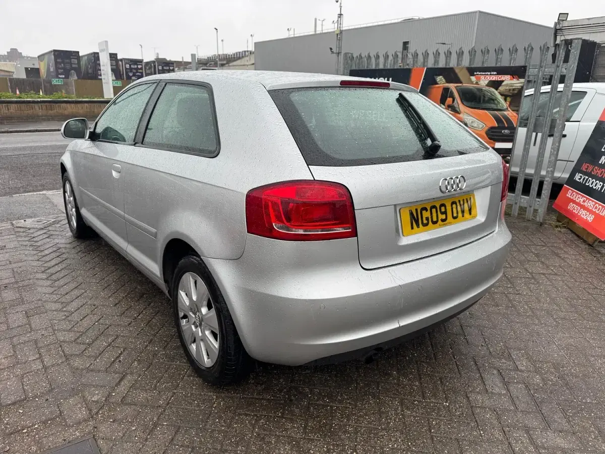 Used Audi A3 102 HP (75 kW) 2009 Silver Hatchback