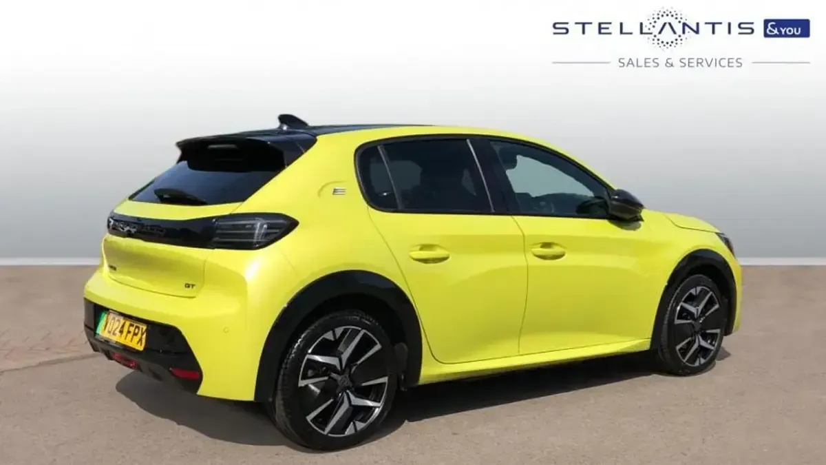 Used Peugeot e-208 GT 113 kW (154 HP) 2024 Yellow Hatchback
