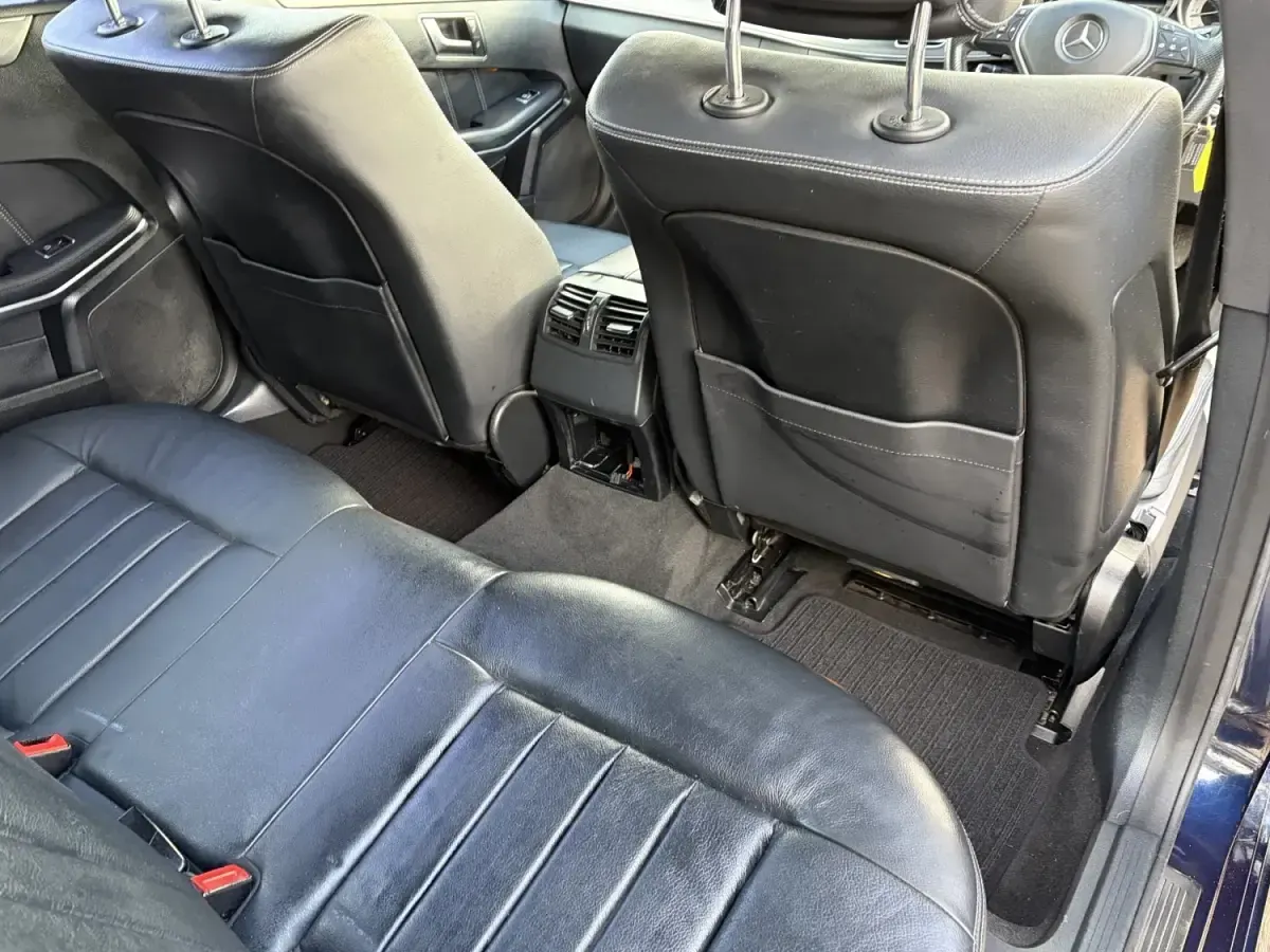 Usado Mercedes E300 SE 2015 Azul Carrinha