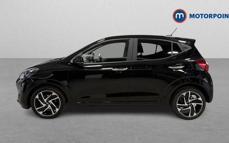 New Hyundai i10 Premium 79 HP (58 kW) 2025 Black Hatchback
