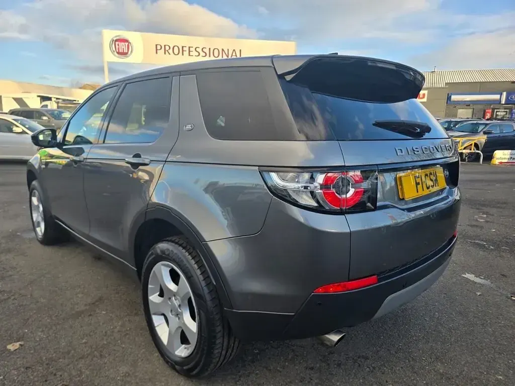 Used Land Rover Discovery 5 Pure 2017 Grey SUV