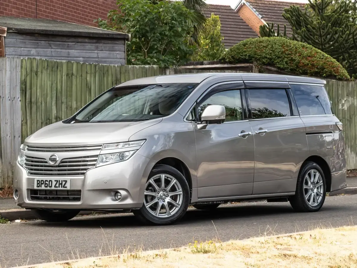 Used Nissan Elgrand 170 HP (125 kW) 2010 Gold MPV