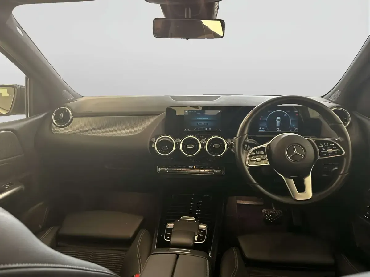 Usado Mercedes B200 150 CV (110 kW) 2019 Negro Monovolumen