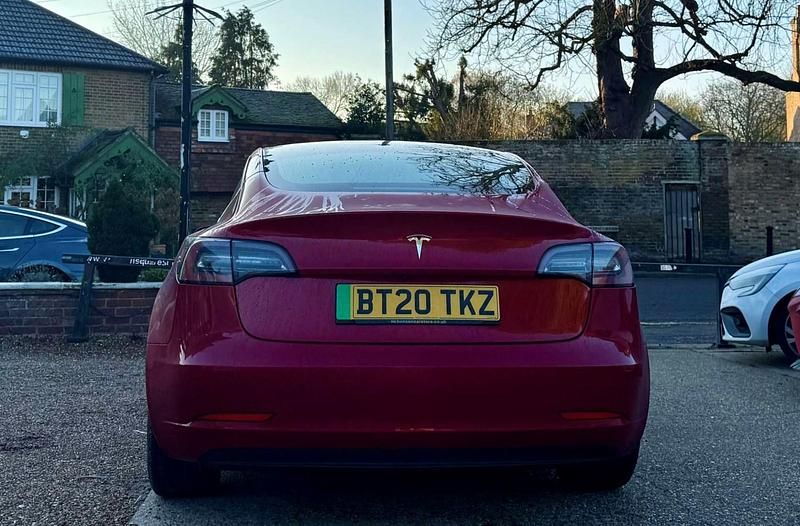 Usado Tesla Model 3 Standard Range 366 kW (498 HP) 2020 Vermelho Sedan