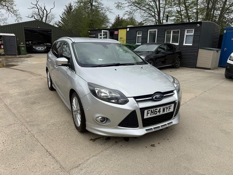 Used Ford Focus Zetec 125 HP (91 kW) 2014 Silver Estate