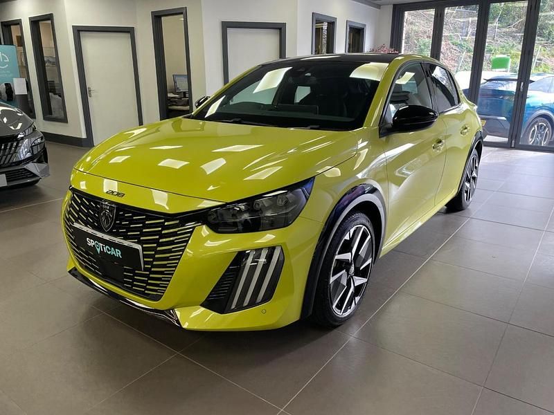 Second-hand Peugeot 208 GT 134 CP (98 kW) 2024 Galben Hatchback