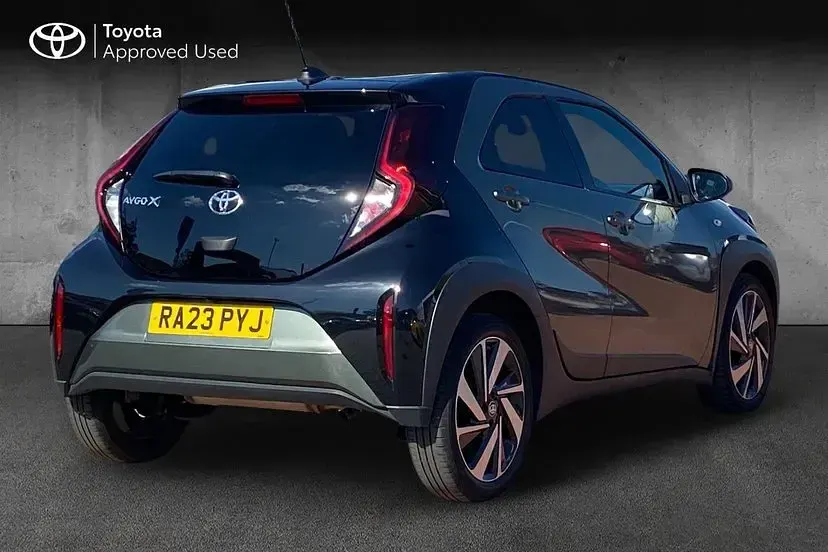 Used Toyota Aygo X 71 HP (52 kW) 2023 Cardamom green with black SUV