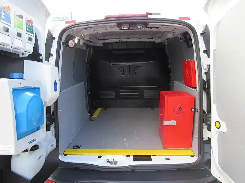 Second-hand Ford Transit Connect 100 CP (73 kW) 2018 Alb Monovolum