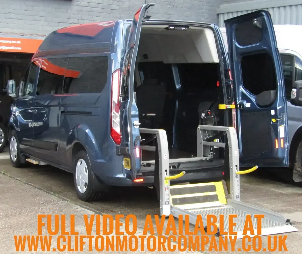 Used Ford Transit Custom Trend 130 HP (95 kW) 2019 Blue Estate