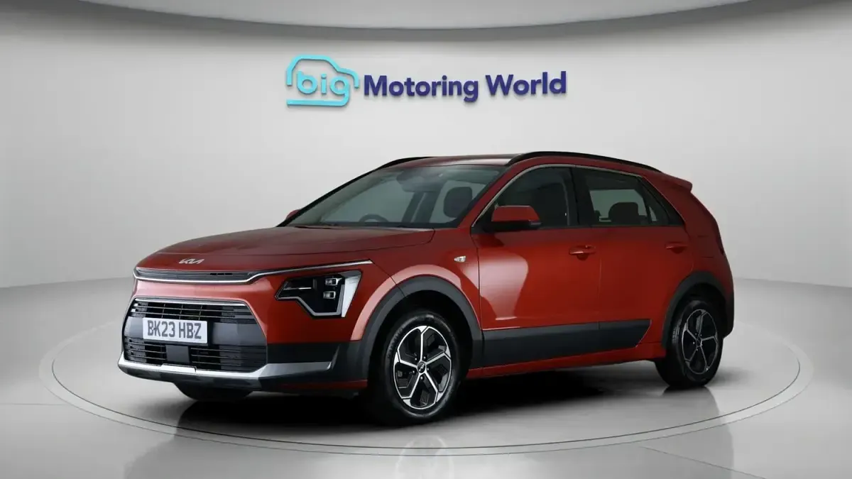 Used Kia Niro 141 HP (103 kW) 2023 Orange SUV