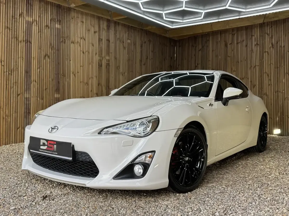 Used Toyota GT86 GT 2016 White Coupe