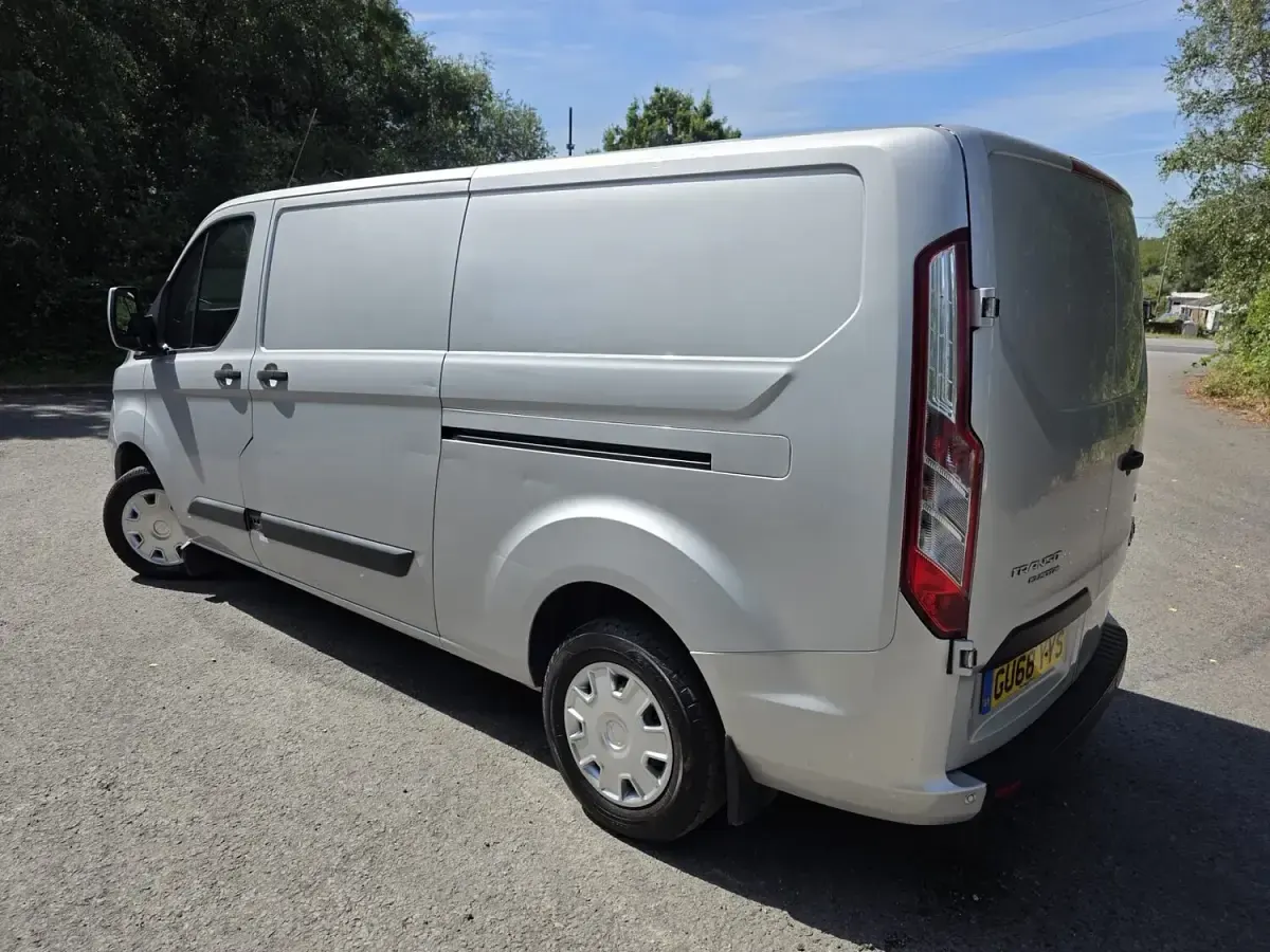 Used Ford Transit Custom Trend 130 HP (95 kW) 2018 Silver Van
