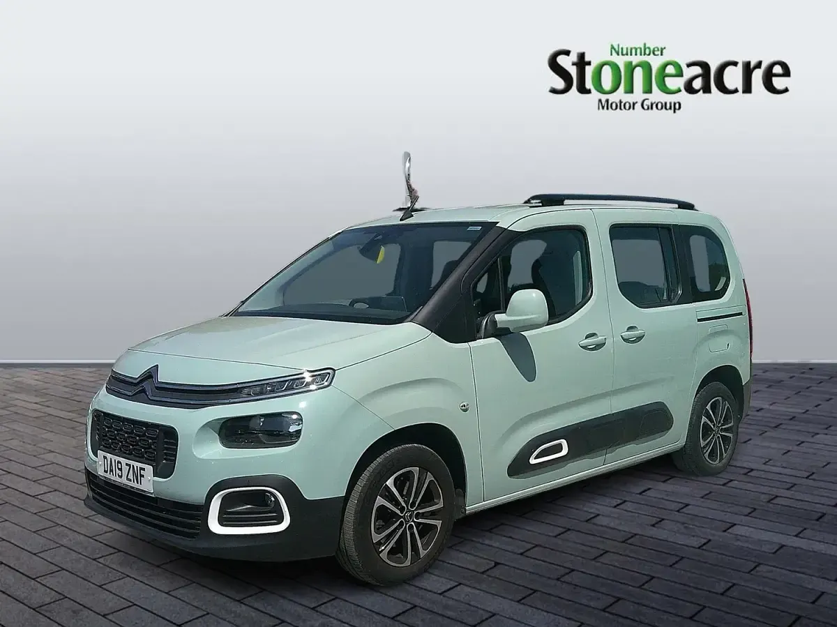 Used Citroën Berlingo Flair 130 HP (95 kW) 2019 Green MPV