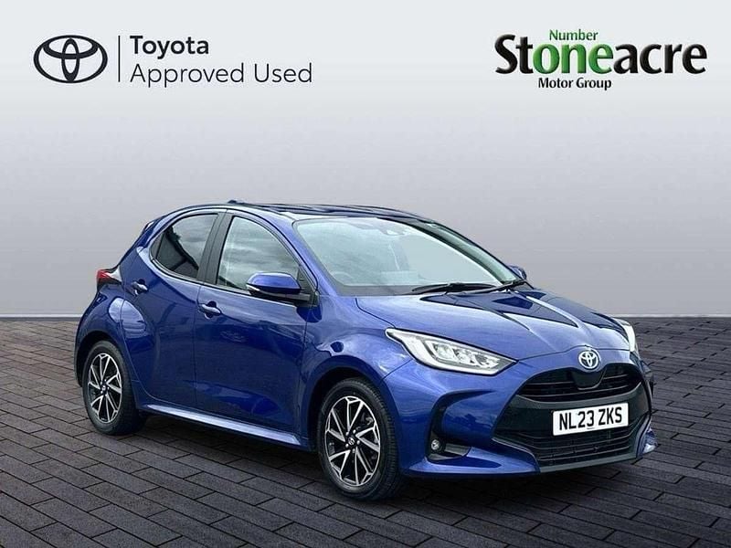 Blue Used 2023 Toyota Yaris Hybrid Design Hatchback | £17,350 (Fair price) - Image 1/4