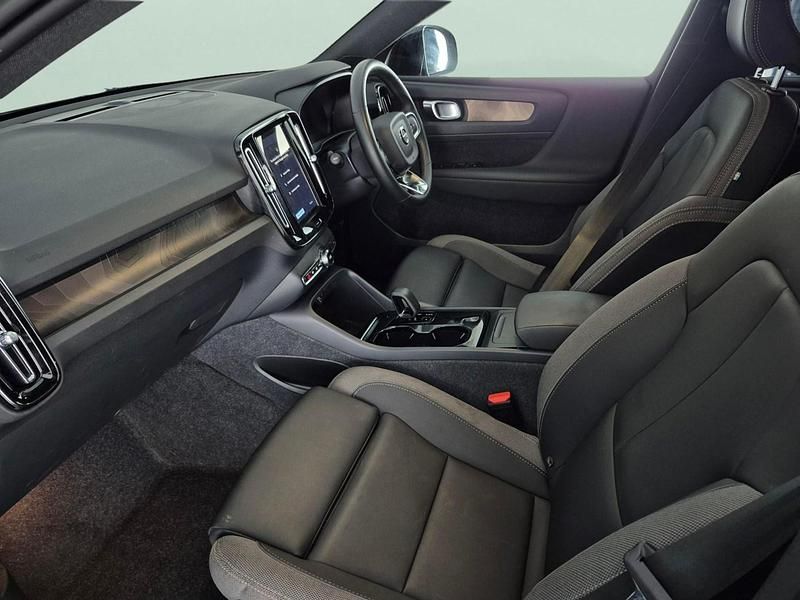 Used Volvo XC40 Core 169 kW (231 HP) 2023 Black SUV