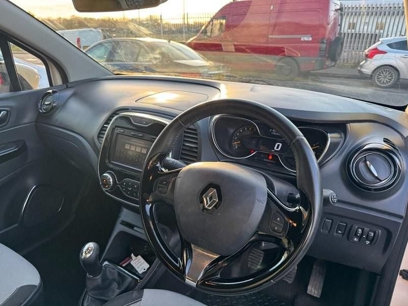 Used Renault Captur Dynamique 90 HP (66 kW) 2013 Beige SUV