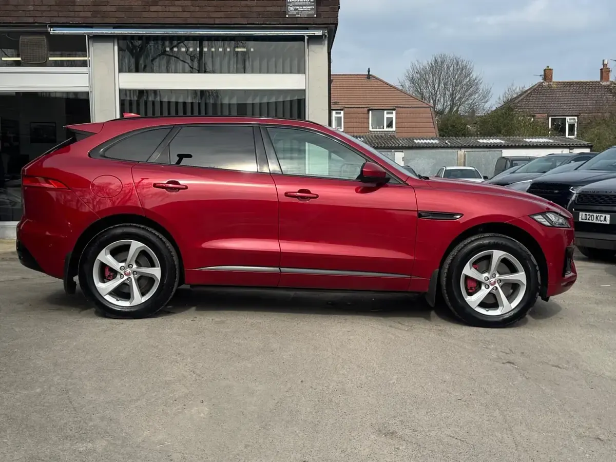 Used Jaguar F-Pace S 300 HP (220 kW) 2016 Red SUV
