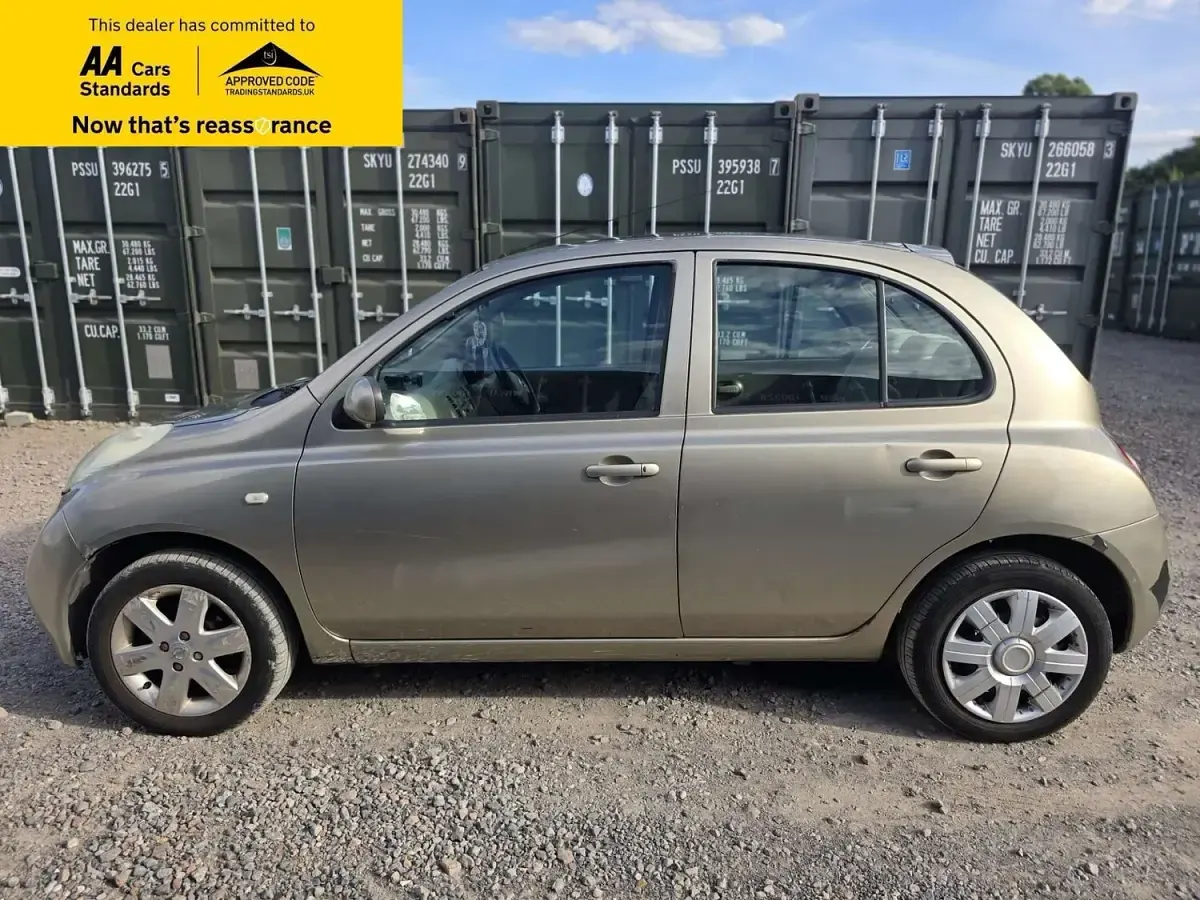 Used Nissan Micra SE 87 HP (63 kW) 2005 Gold Hatchback