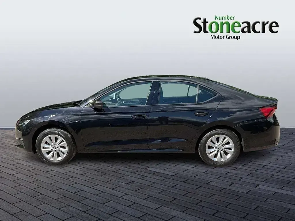 Begagnad Skoda Octavia SE Technology 113 HK (83 kW) 2024 Svart Halvkombi