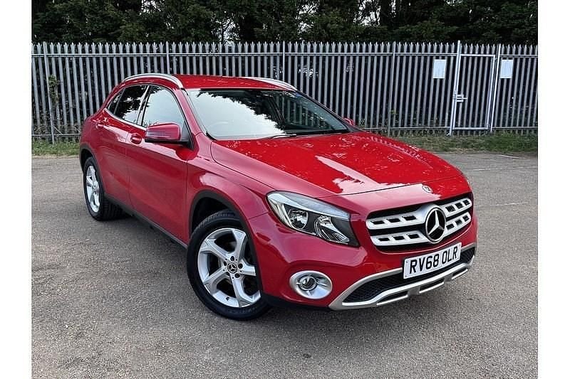 Red Used 2018 Mercedes GLA200 SUV | £14,575 (Fair price) - Image 1/4