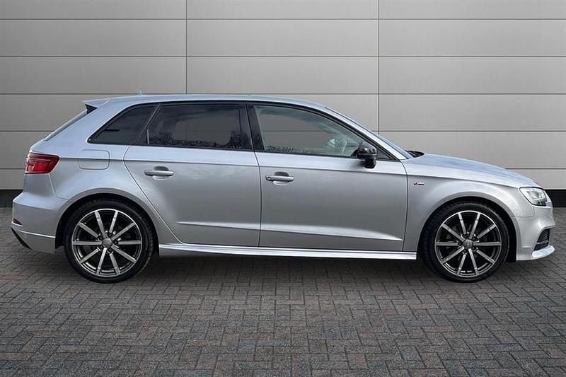 Used Audi A3 Black Edition 150 HP (110 kW) 2017 Silver Hatchback