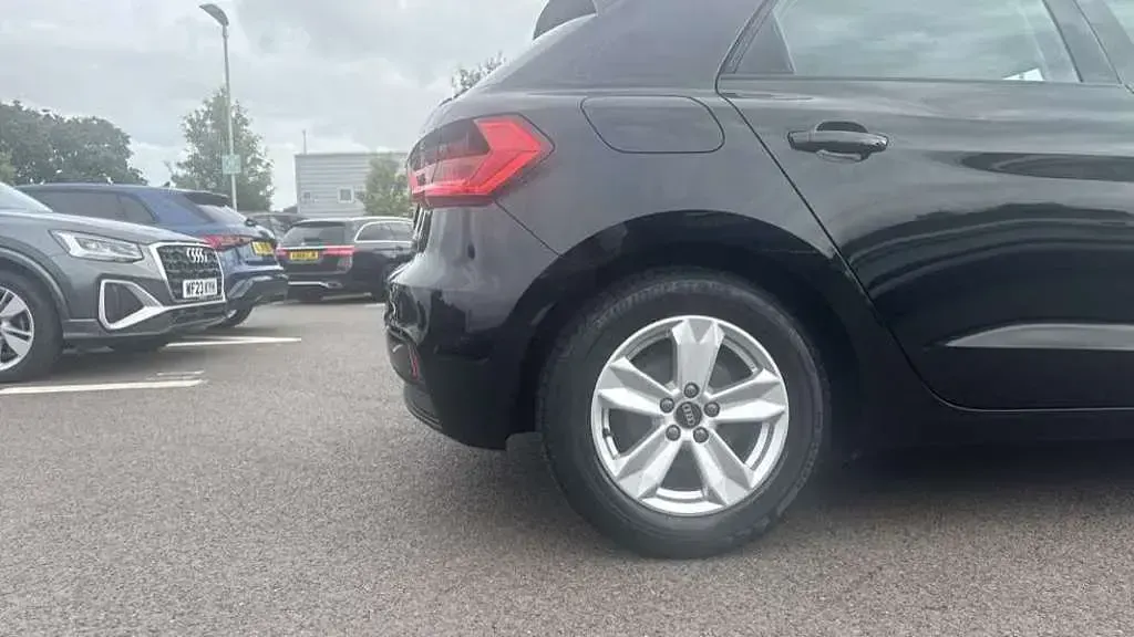 Used Audi A1 Design 95 HP (69 kW) 2022 Black SUV