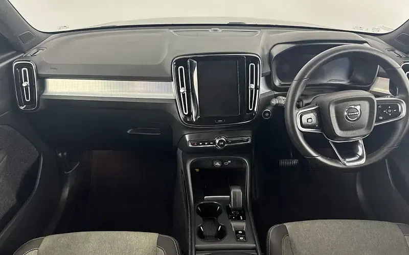 Used Volvo XC40 Core 163 HP (119 kW) 2022 Black SUV