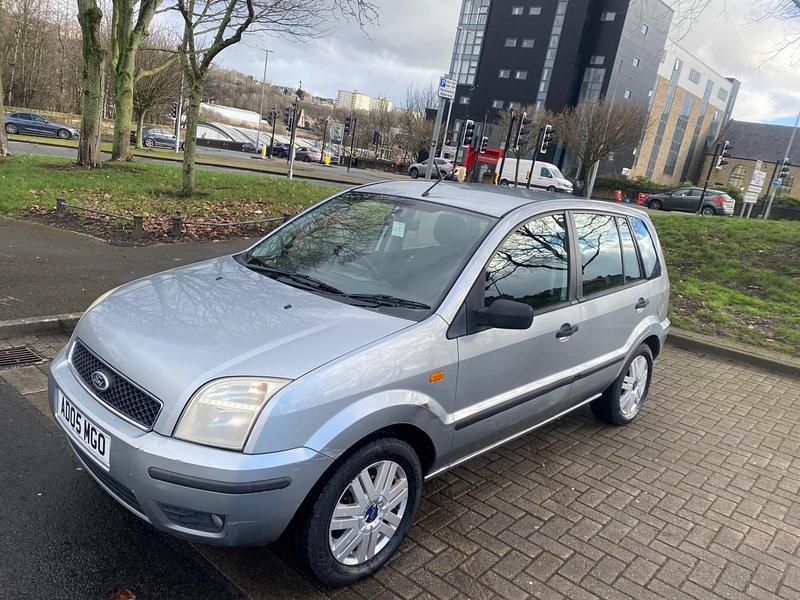 Used Ford Fusion 2005 Silver Hatchback